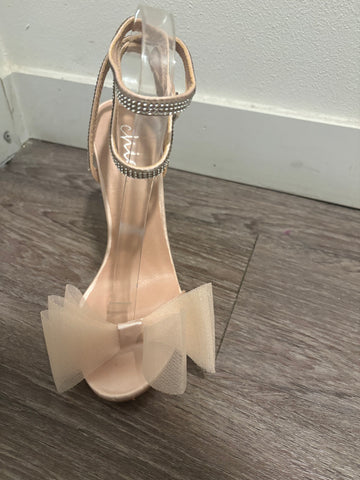Dynamite bow heels